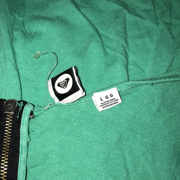 Roxy large green tank with black front pocket zippered back - Picture 8 of 9